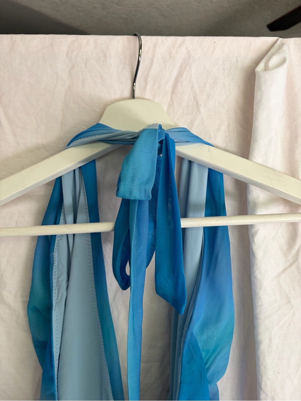 WHITE FOX Boutique Blue Ombre Halter Top Ruffled Ruched Size S party Y2K resort - Picture 10 of 16